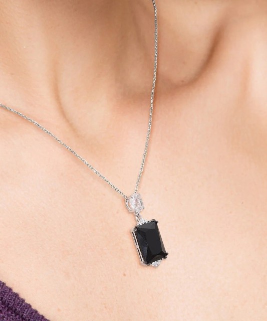 Hõberipats tsirkoonidega