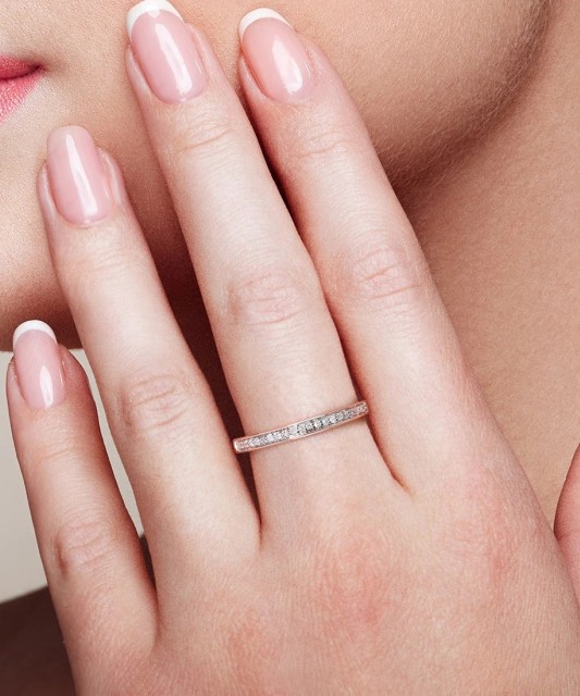 Золотое кольцо с алмазами