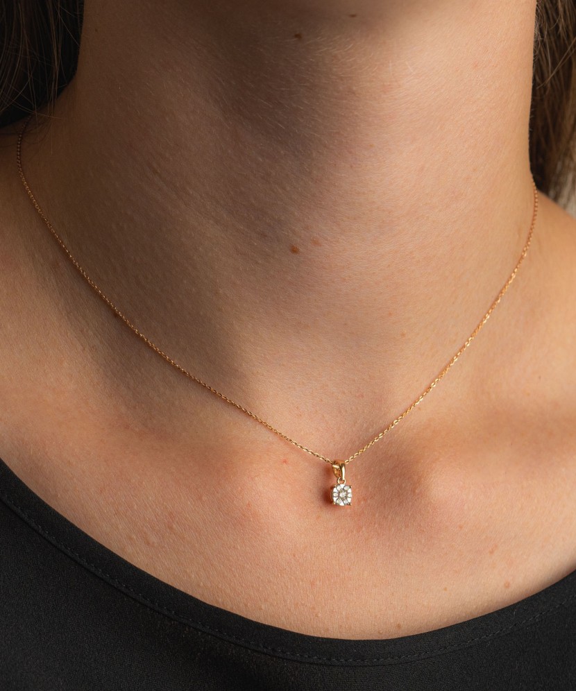 Kuldripats teemantidega