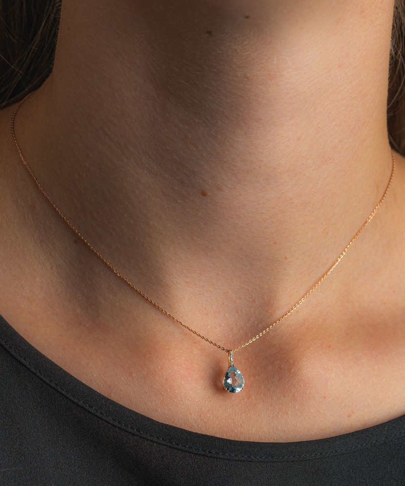 Kuldripats teemantide ja topaasiga