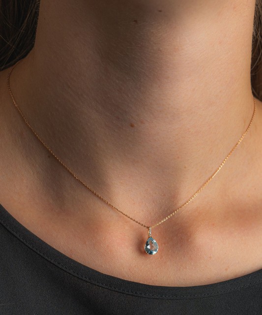 Kuldripats teemantide ja topaasiga