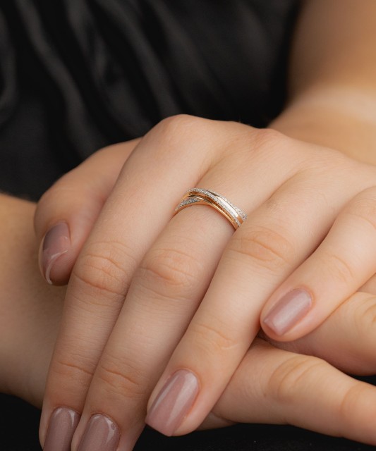 Kuldsõrmus teemantidega