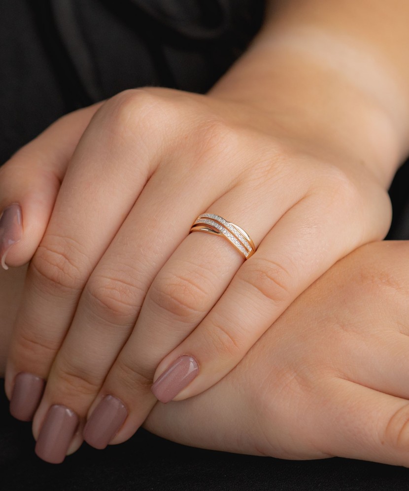 Kuldsõrmus teemantidega