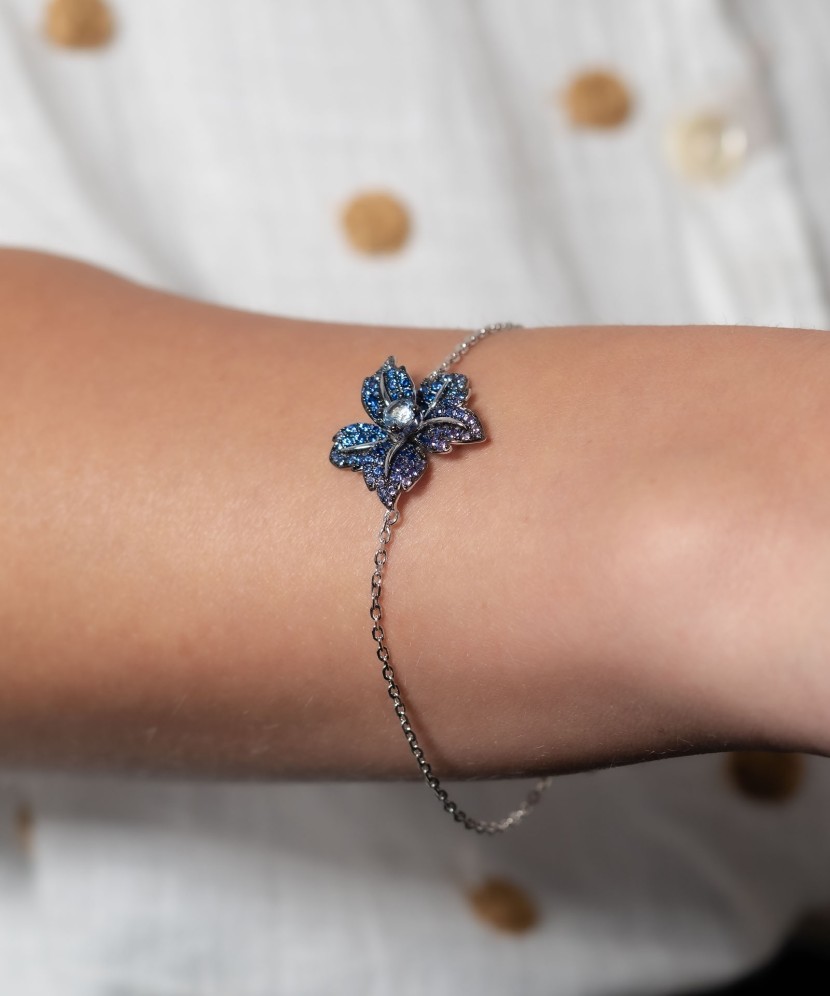 Hõbekäevõru tsirkoonidega