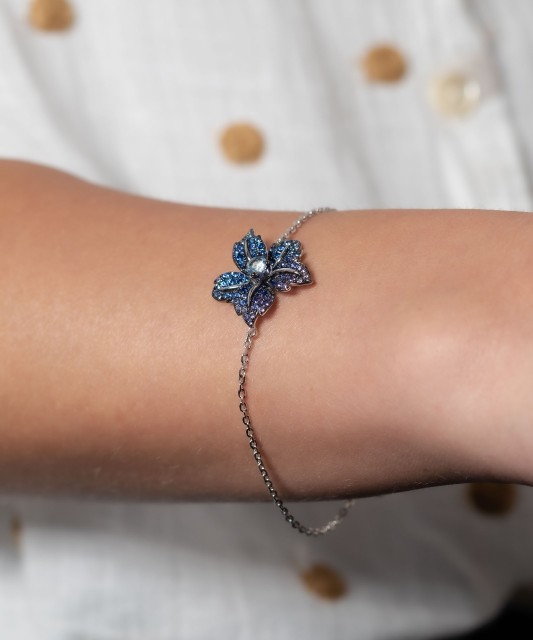 Hõbekäevõru tsirkoonidega