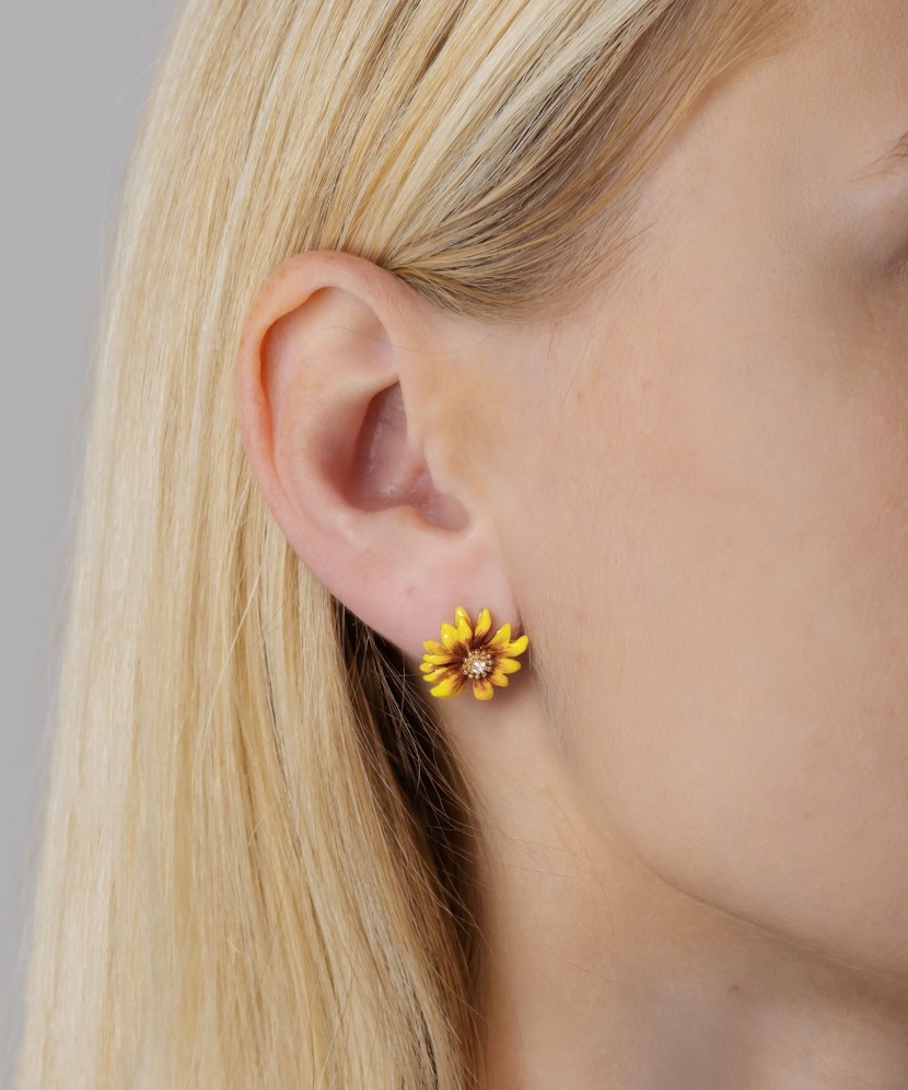 Kullatud Hõbedast kõrvarõngad tsirkoonide ja emailiga "Lill"