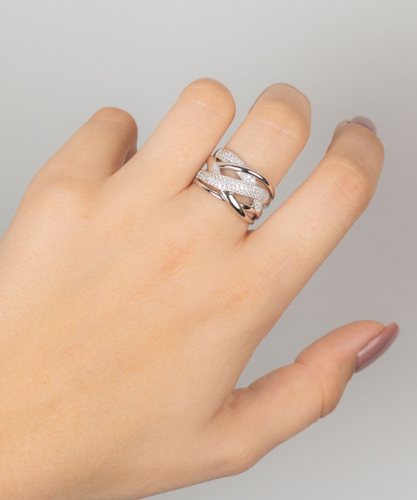 Кольцо из серебра с фианитами