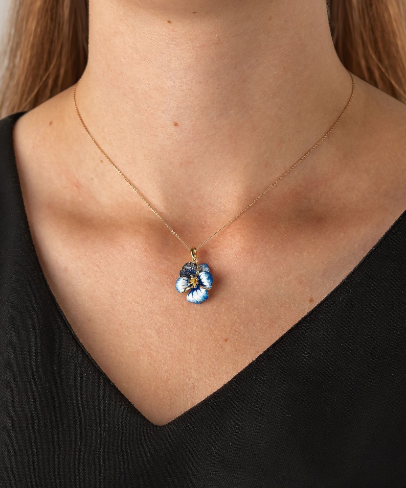 Hõbedane kullatud ripats emaili ja tsirkoonidega