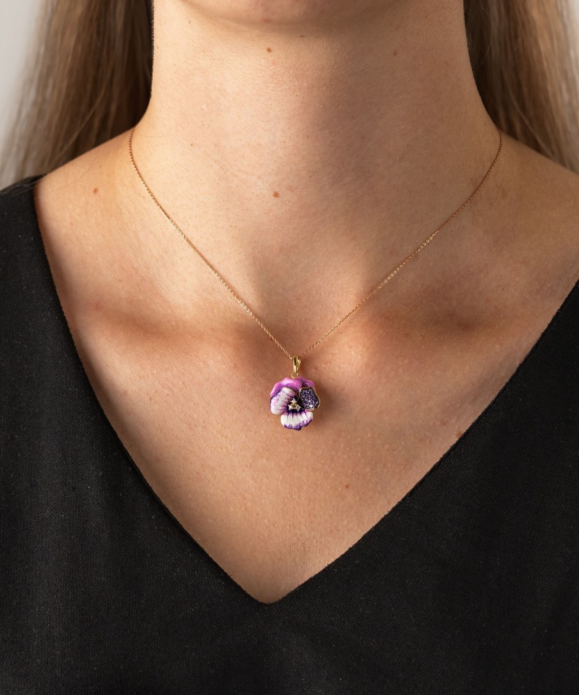 Hõbedane kullatud ripats emaili ja tsirkoonidega