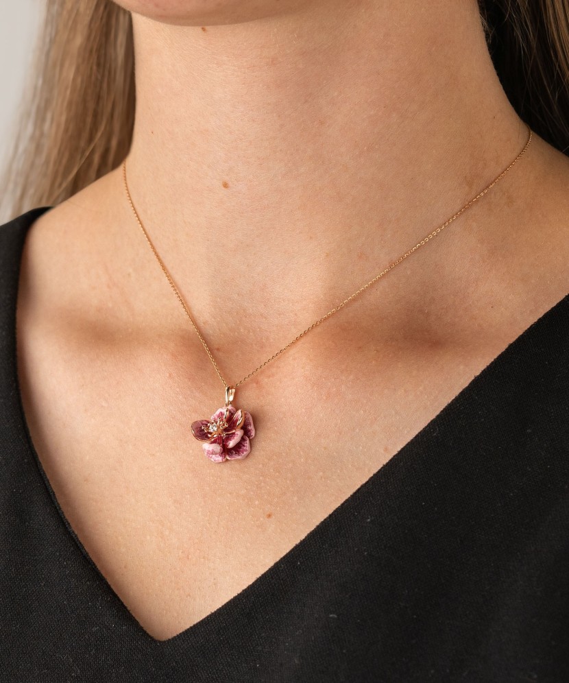 Hõbedane kullatud ripats emaili ja tsirkoonidega