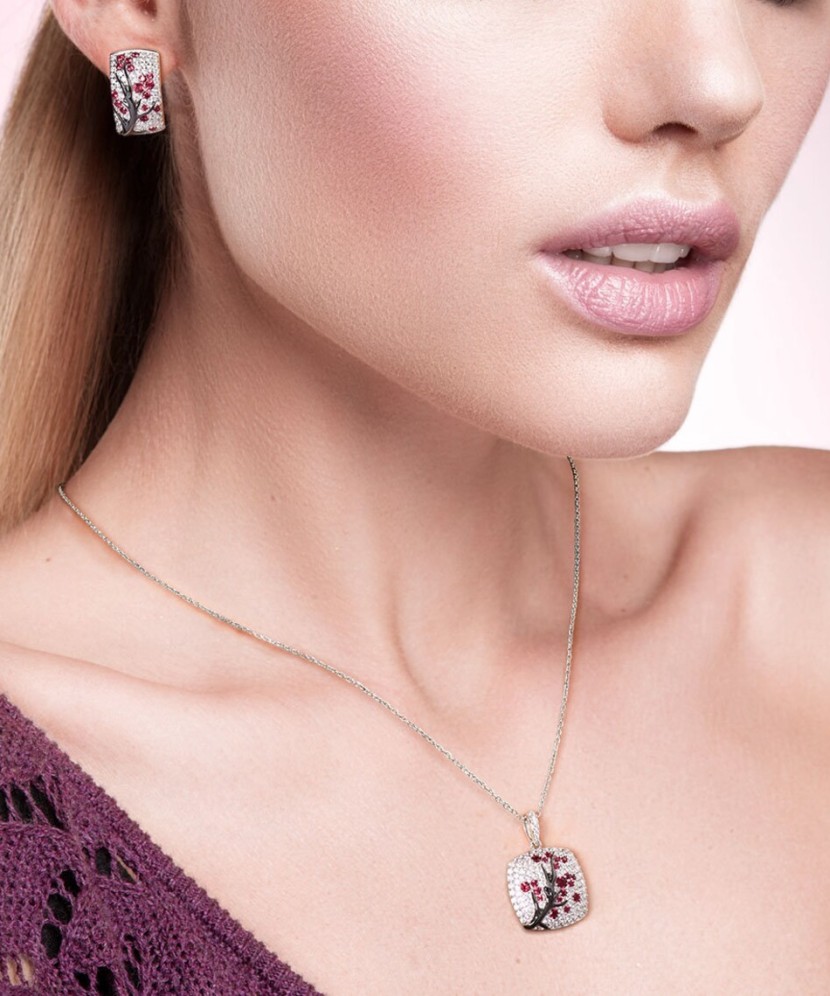 Hõbedast ripats nanorubiinide ja tsirkoonidega