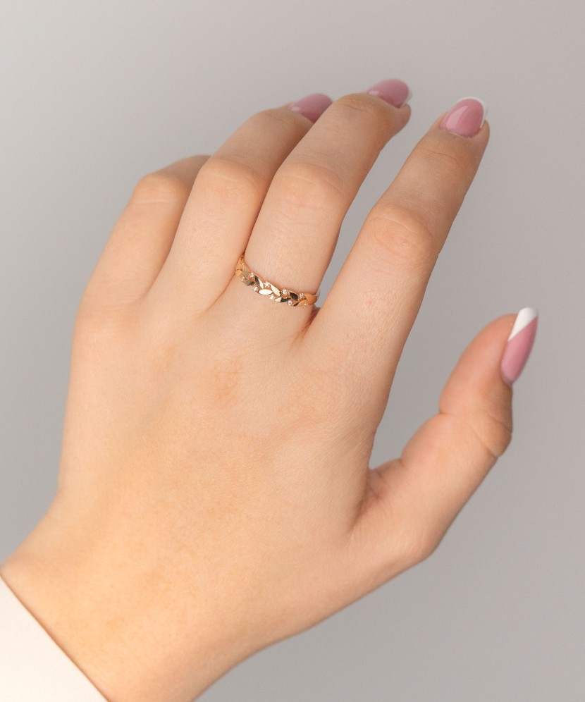 Золотое кольцо с цирконами