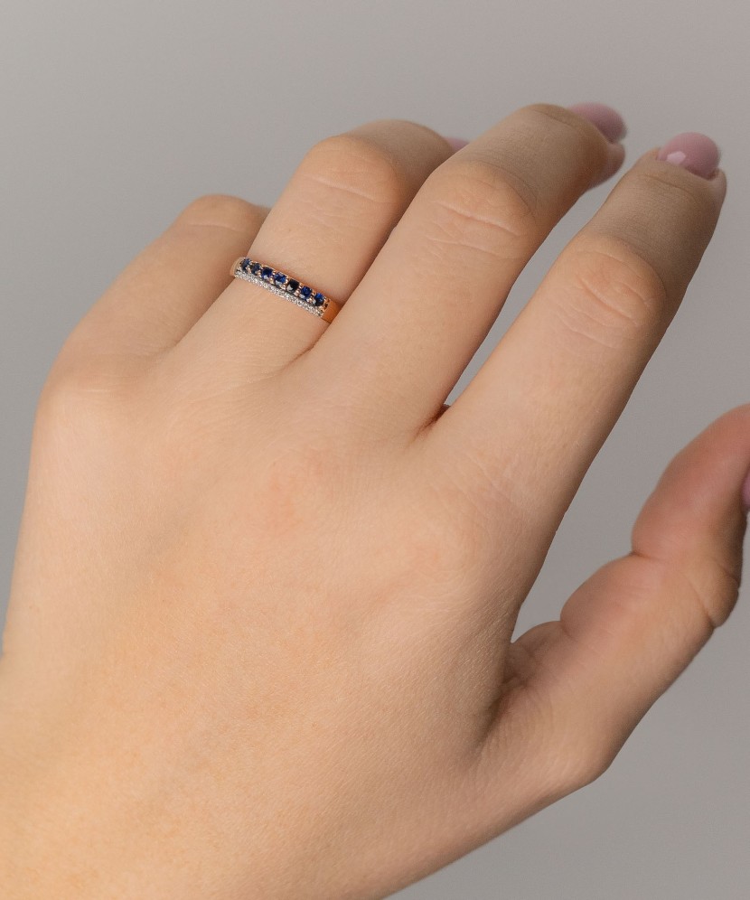 Kuldsõrmus safiiridega ja teemandid