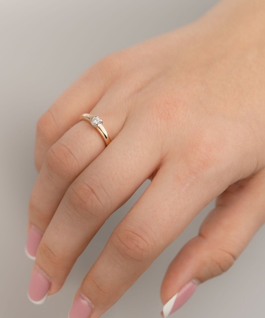 Kuldsõrmus briljandiga Goldinga 00765