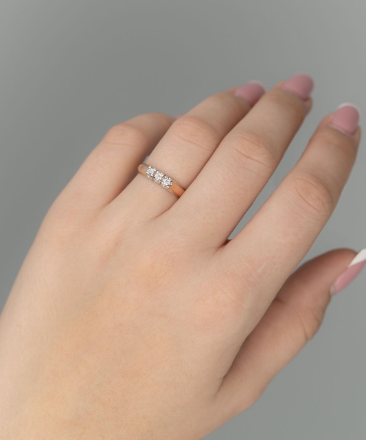 Золотое кольцо с бриллиантами 0,107ct