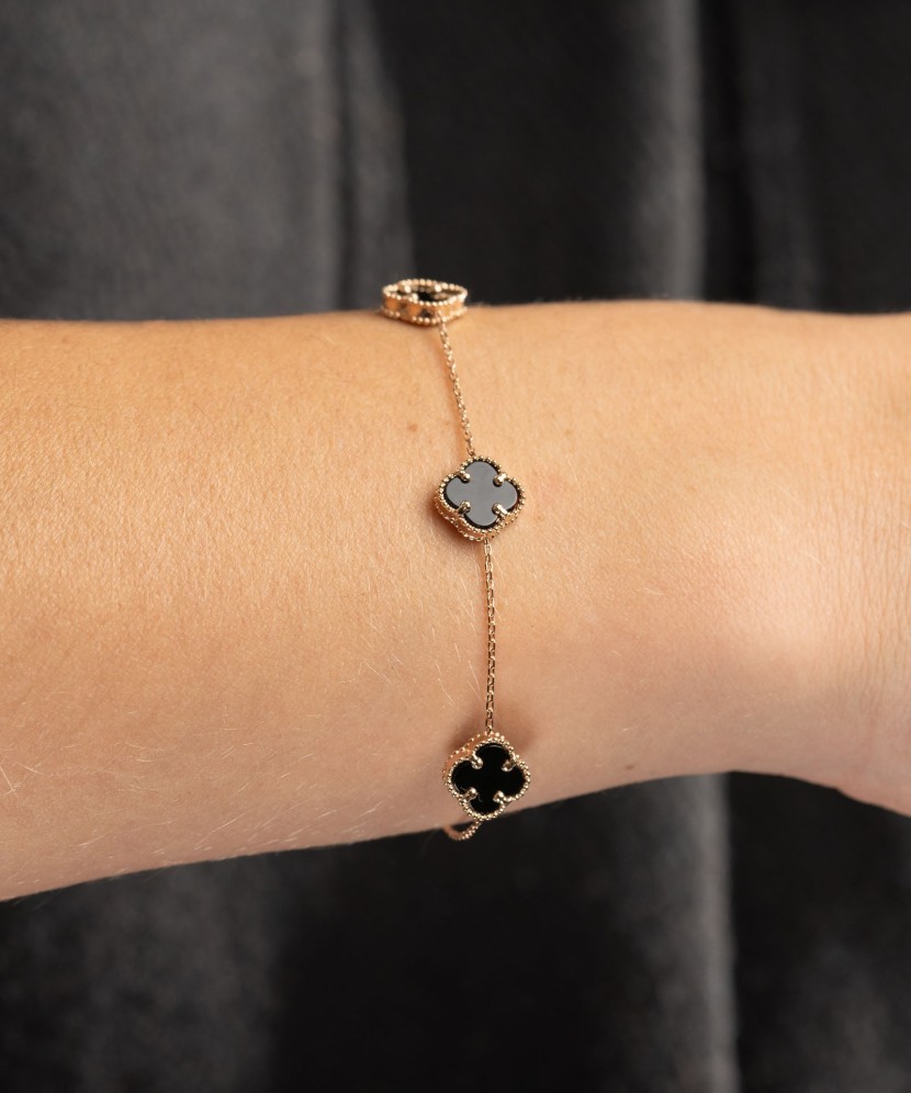 Золотой браслет с эмалью