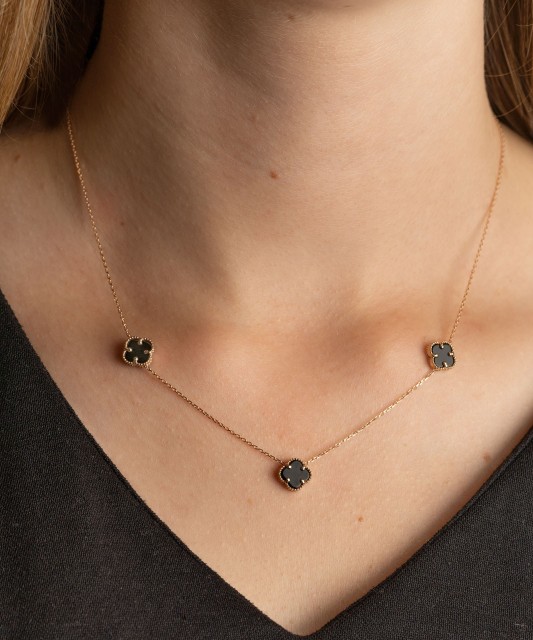 Kuldkett ripatsitega