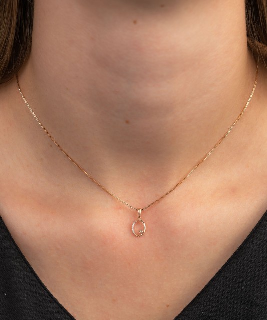 Kuldripats briljantidega