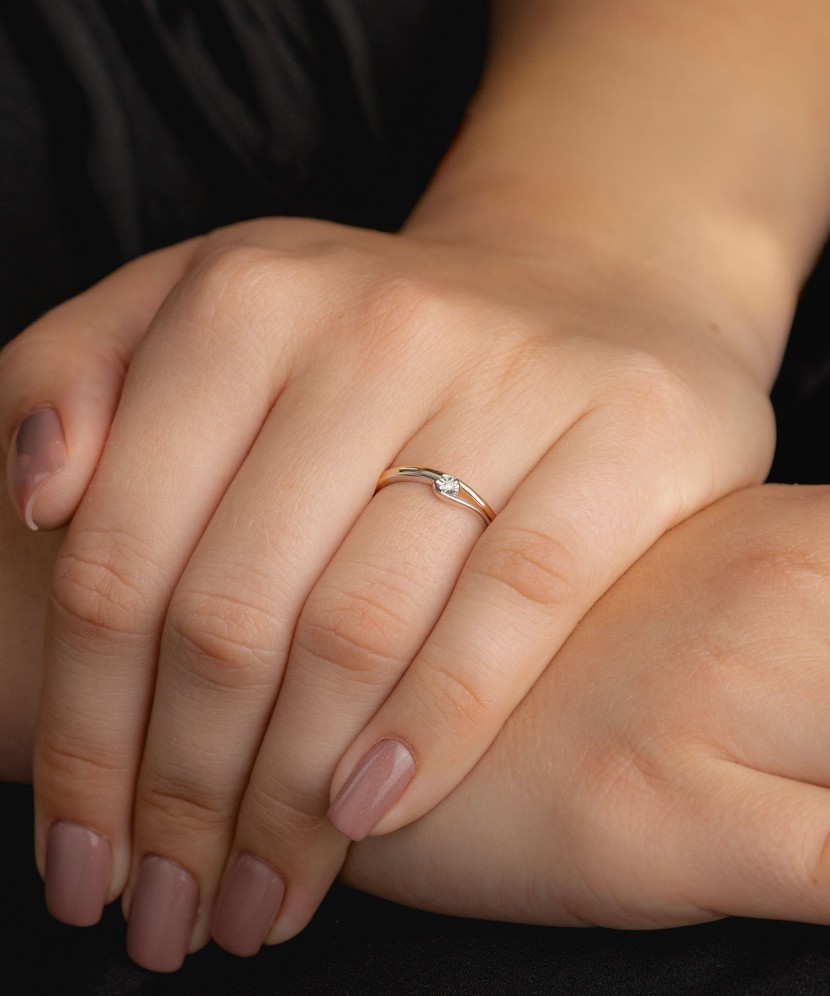 Kuldsõrmus teemantidega