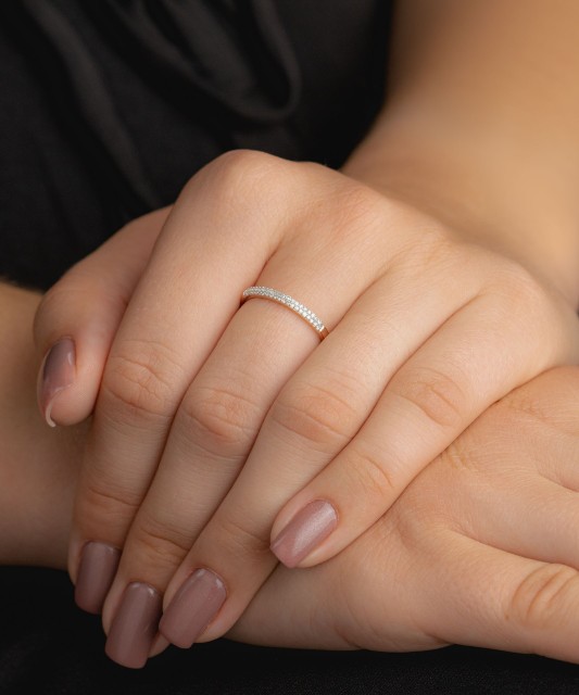 Kuldsõrmus teemantidega