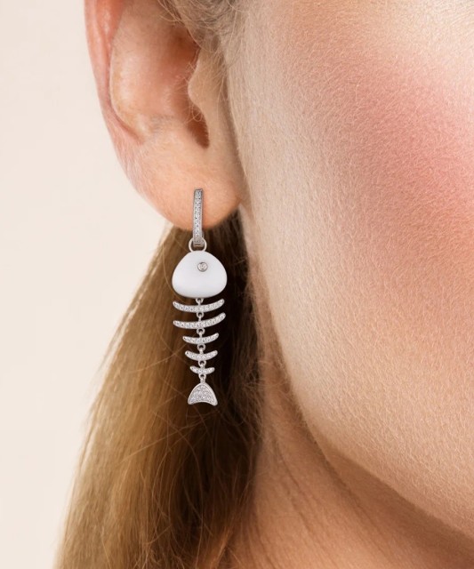 Hõbedast kõrvarõngad tsirkoonide ja keraamikaga