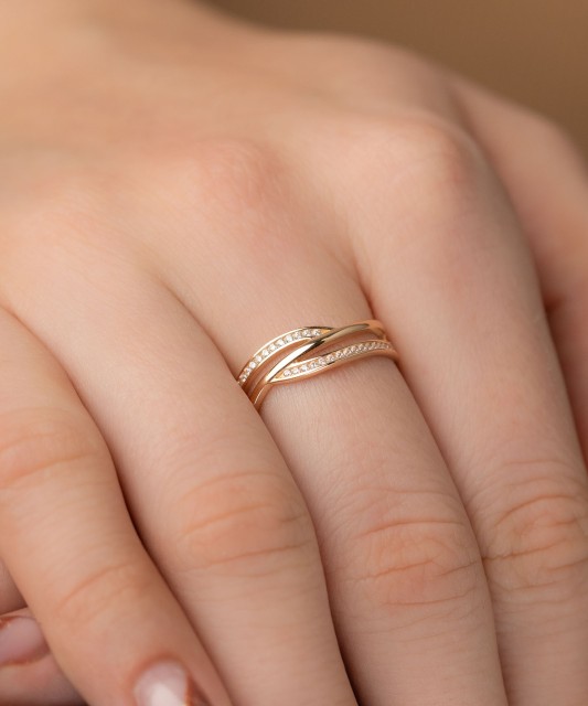 Золотое кольцо с цирконами