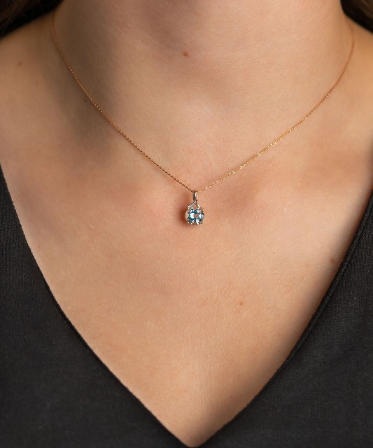 Kuldripats topaaside ja briljantidega