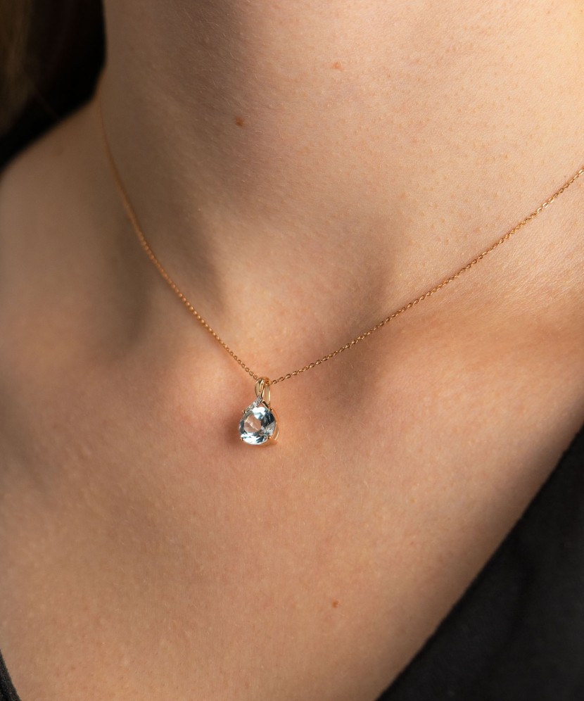 Kuldripats topaaside ja briljantidega