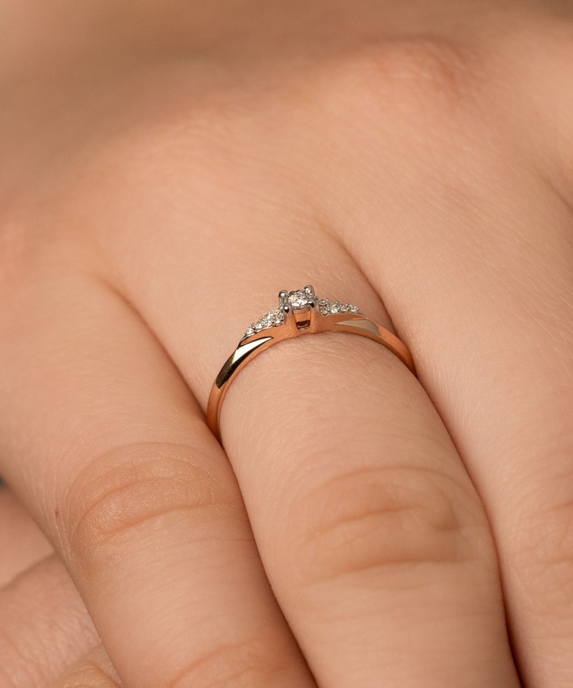 Золотое кольцо с алмазами