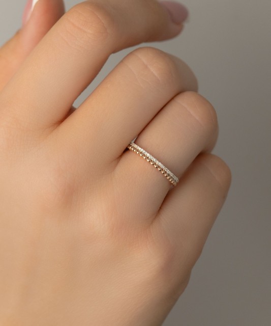 Kuldsõrmus teemantidega