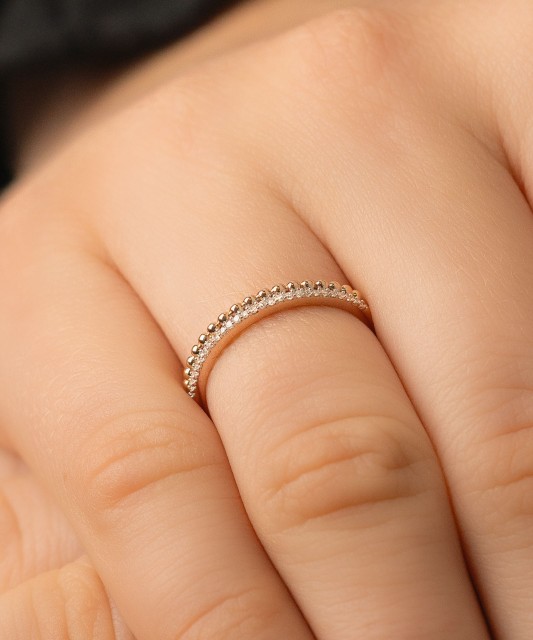 Kuldsõrmus teemantidega