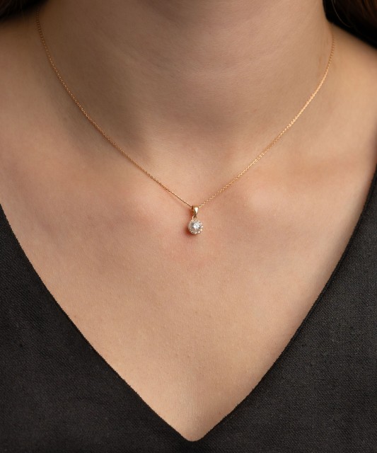 Kuldripats tsirkoonidega