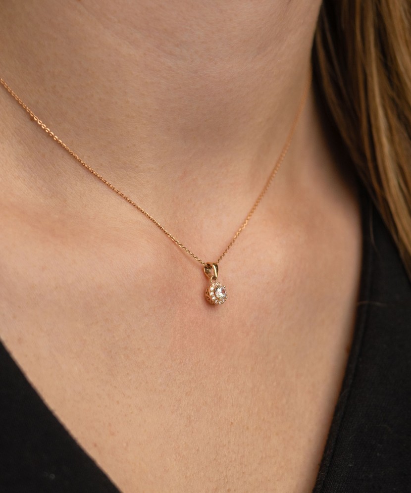 Kuldripats tsirkoonidega