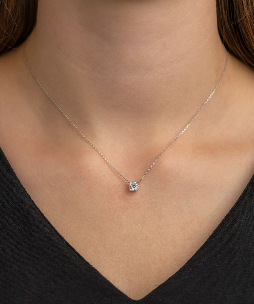 Valgest kullast kett tsirkoonist ripatsiga