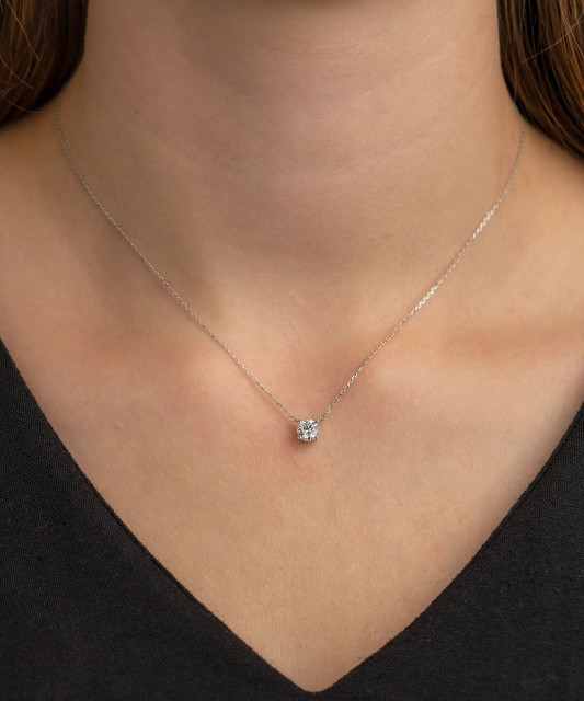 Цепочка из белого золота с подвеской из циркона