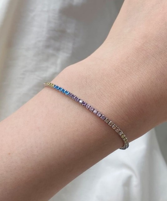 Hõbekäevõru tsirkoonidega