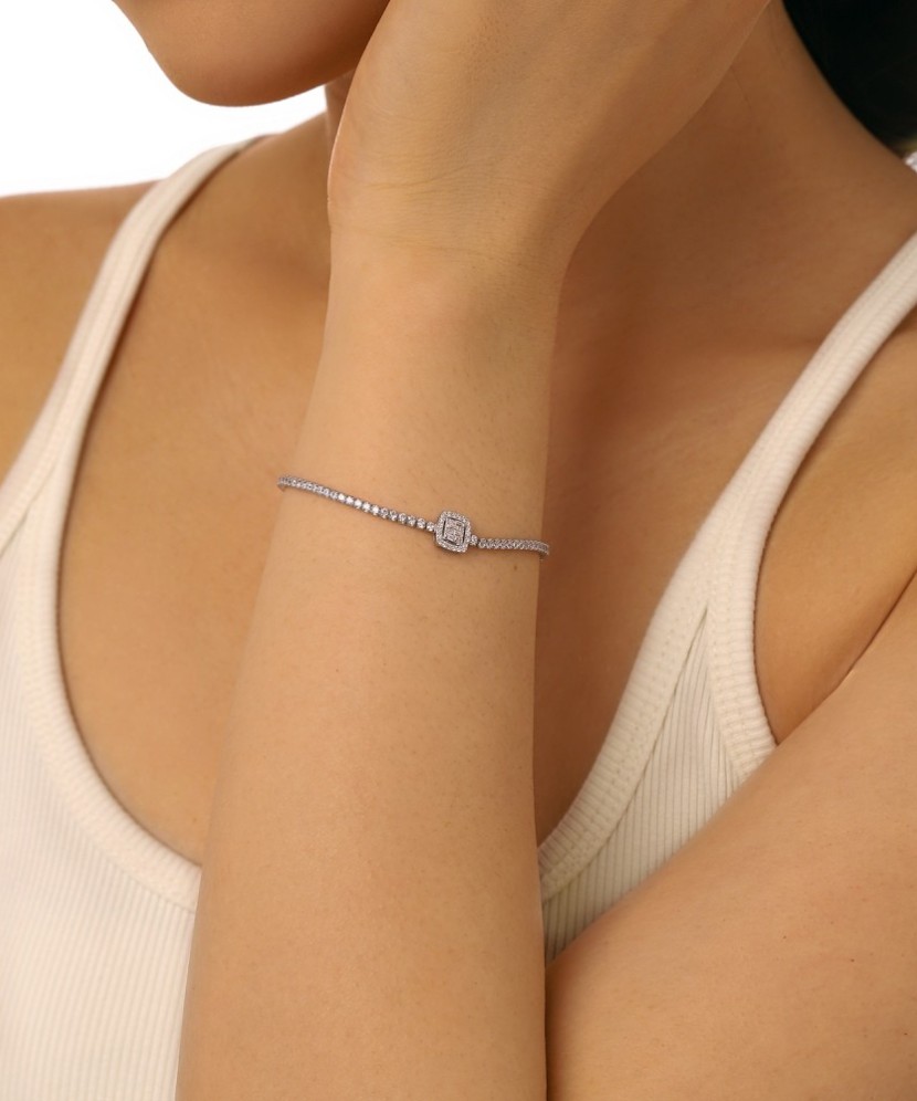 Hõbekäevõru tsirkoonidega