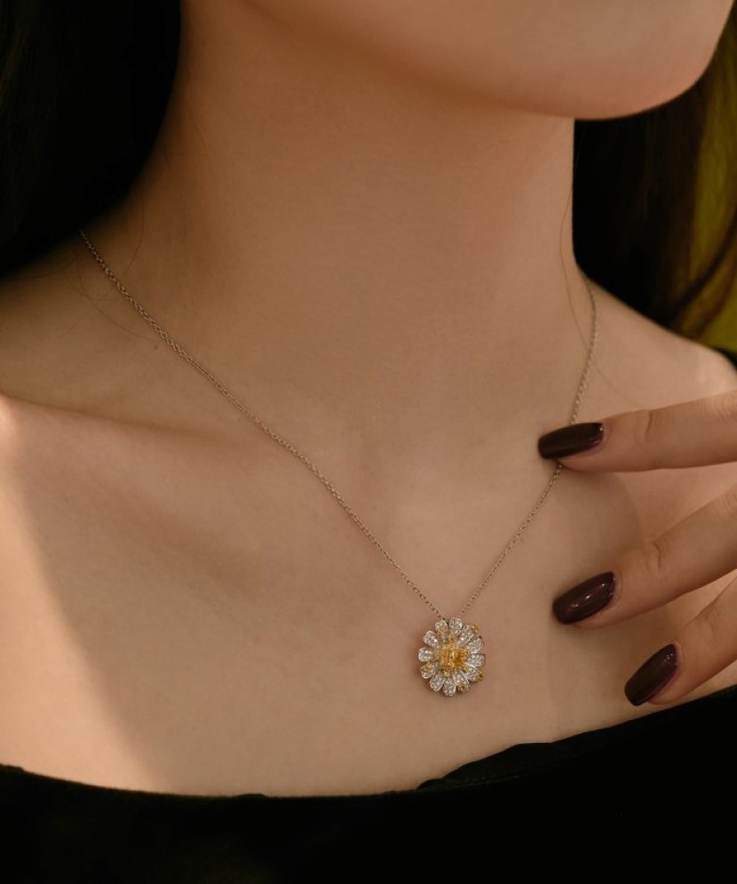 Hõbekett tsirkoonist ripatsiga