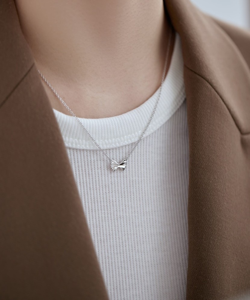 Серебряная цепочка с подвеской