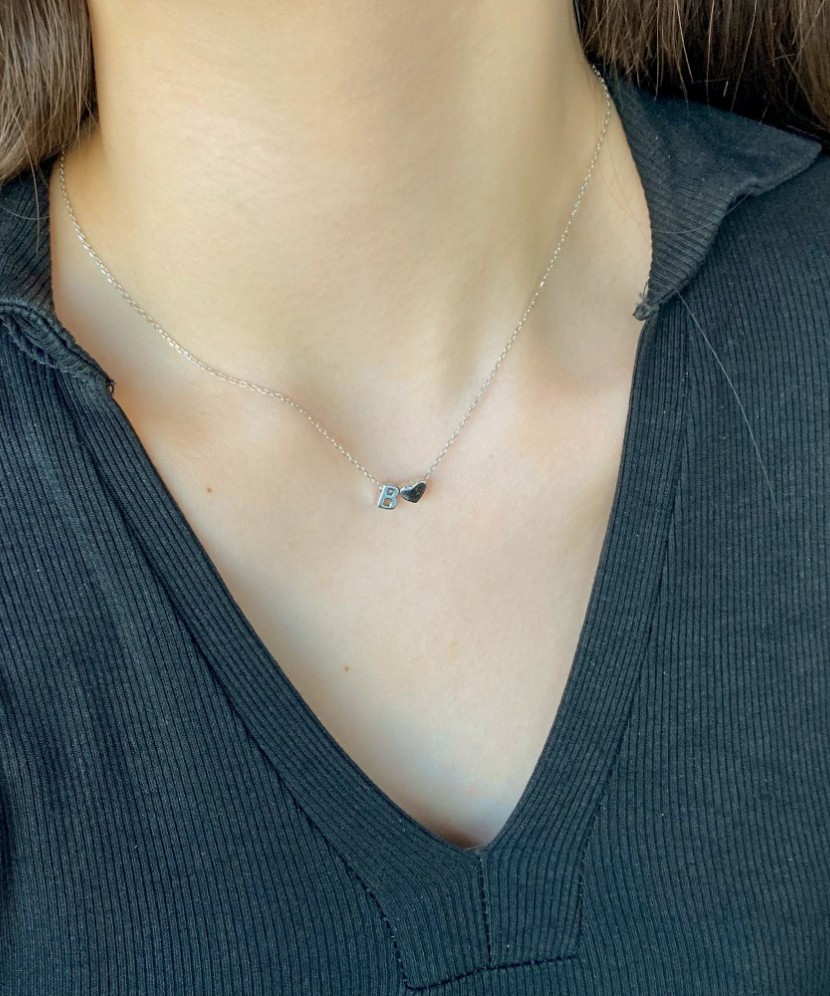 Hõbekett ripatsiga täht B