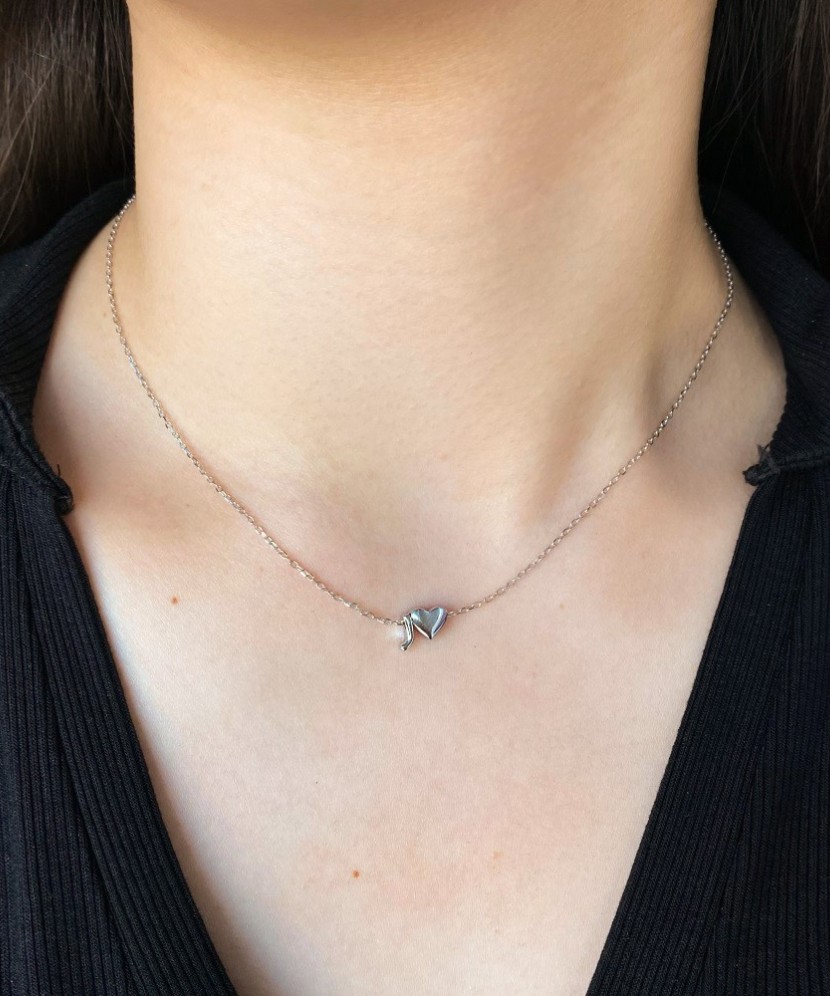 Hõbekett ripatsiga täht J