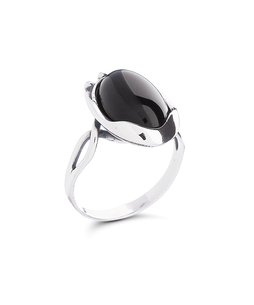 Hõbesõrmus oonüksiga