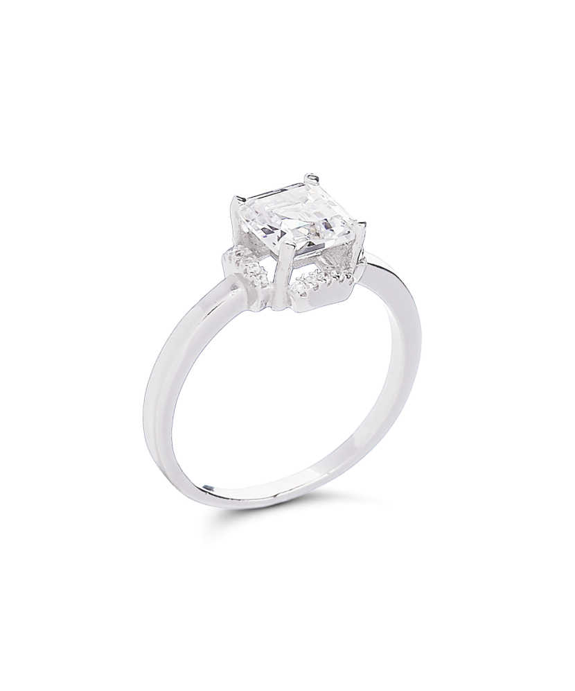 Серебряное кольцо с цирконами