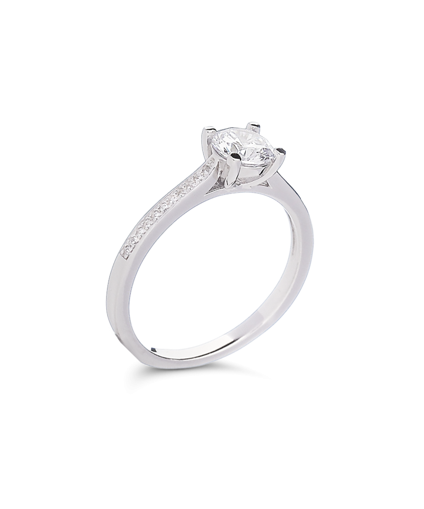 Серебряное кольцо с цирконами