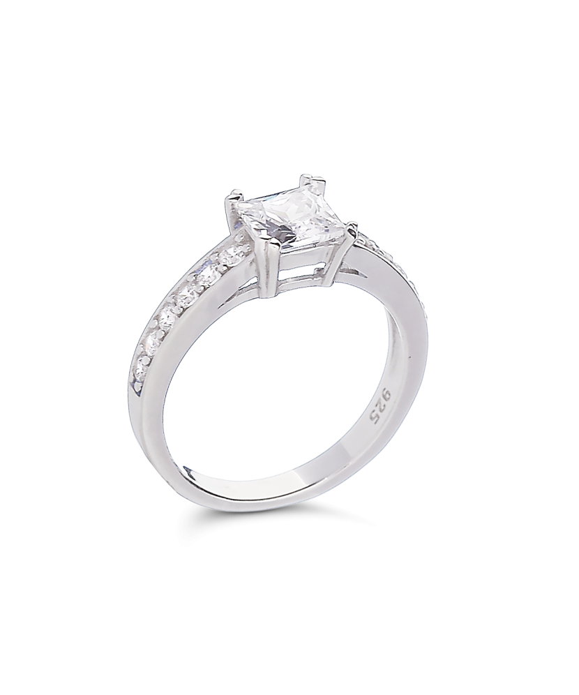 Серебряное кольцо с цирконами