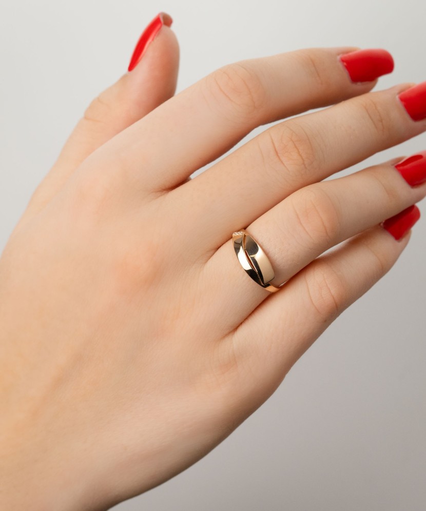 Золотое кольцо с цирконами