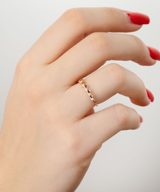 Kuldsõrmus tsirkooniga