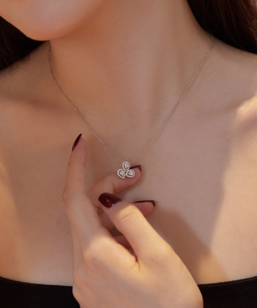 Серебряная цепочка с подвеской из циркона