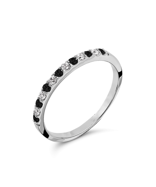 Valgest kullast sõrmus tsirkoonidega