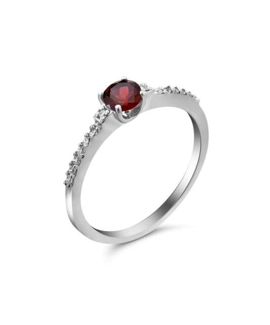 Серебряное кольцо с гранатом и цирконами